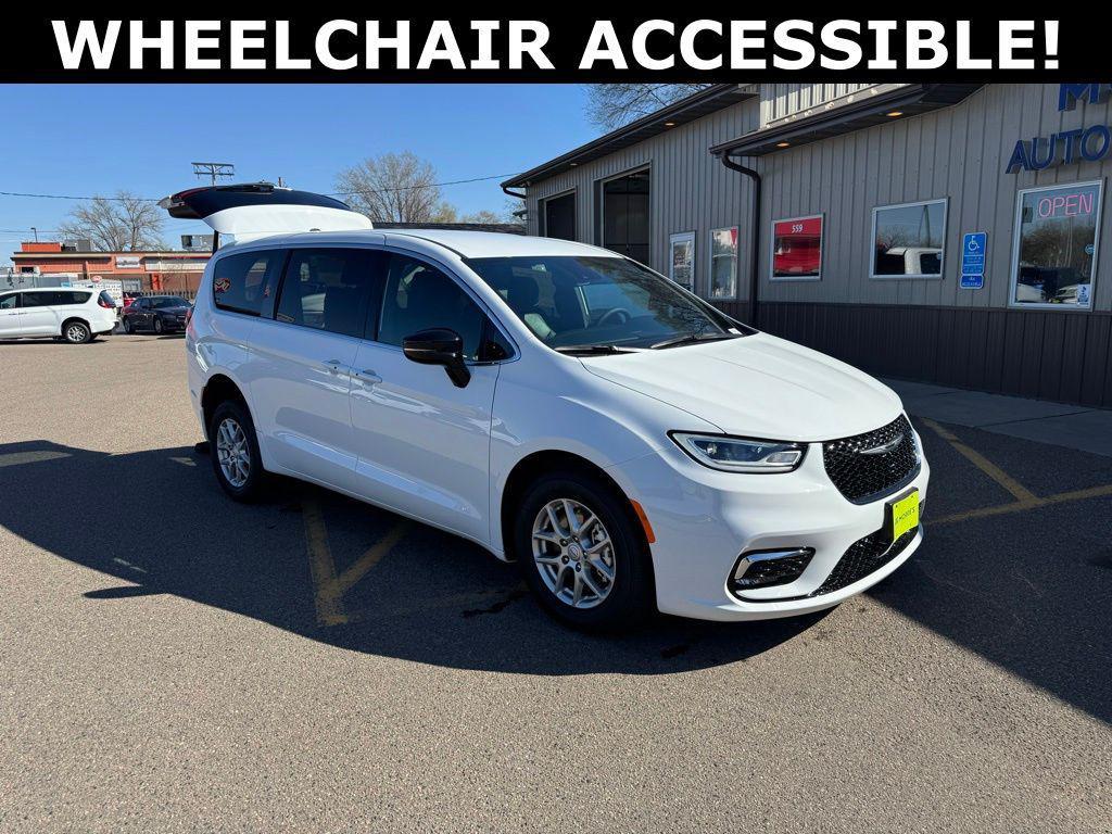 used 2026 Chrysler Pacifica car, priced at $63,250