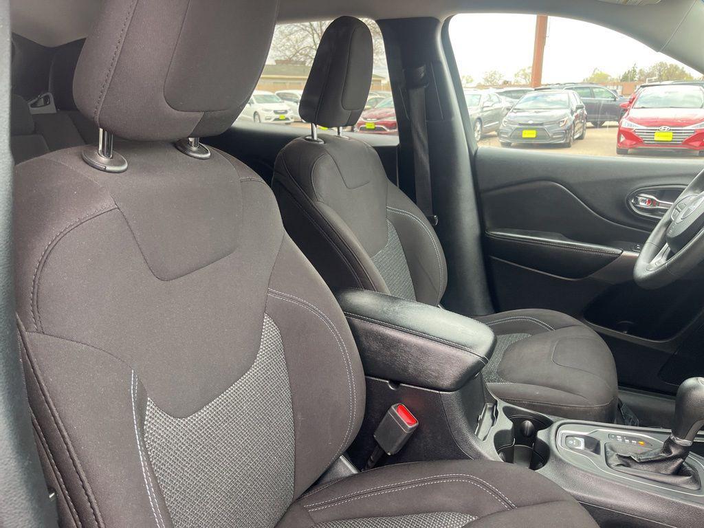 used 2020 Jeep Cherokee car, priced at $16,349