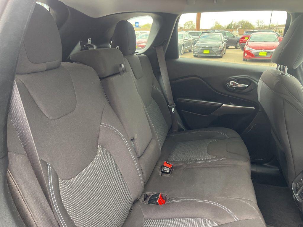 used 2020 Jeep Cherokee car, priced at $16,349