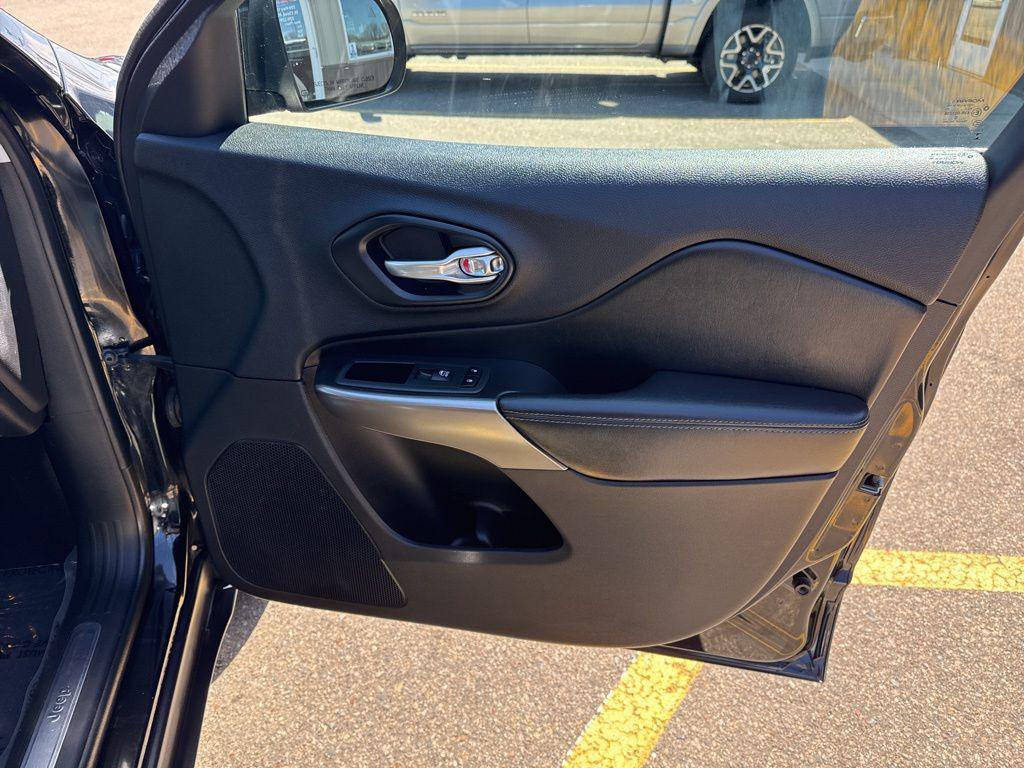 used 2020 Jeep Cherokee car, priced at $19,145