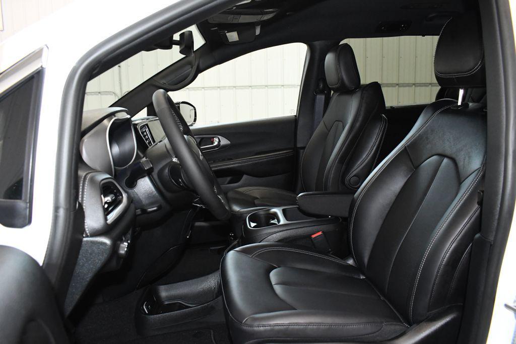 used 2026 Chrysler Pacifica car, priced at $62,900