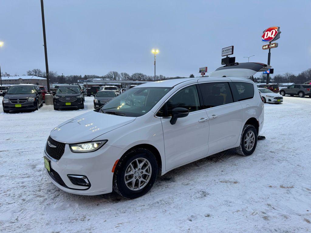 used 2024 Chrysler Pacifica car, priced at $50,435