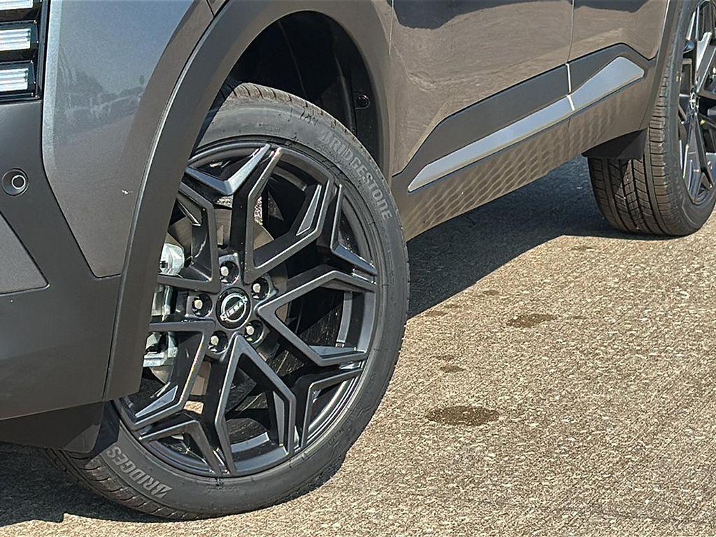 new 2025 Nissan Kicks car, priced at $24,804