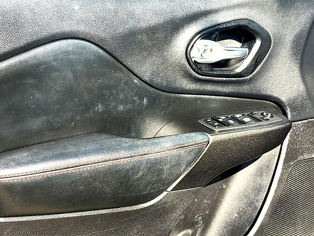 used 2022 Jeep Cherokee car, priced at $19,995