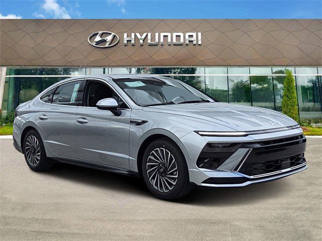 new 2025 Hyundai Sonata Hybrid car, priced at $31,900