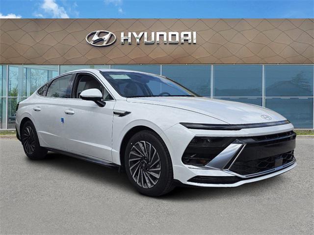 new 2025 Hyundai Sonata Hybrid car, priced at $32,160