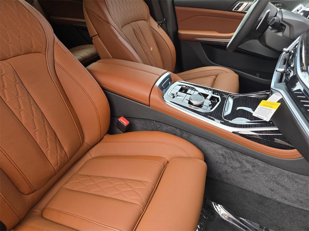 new 2026 BMW X7 car, priced at $123,160