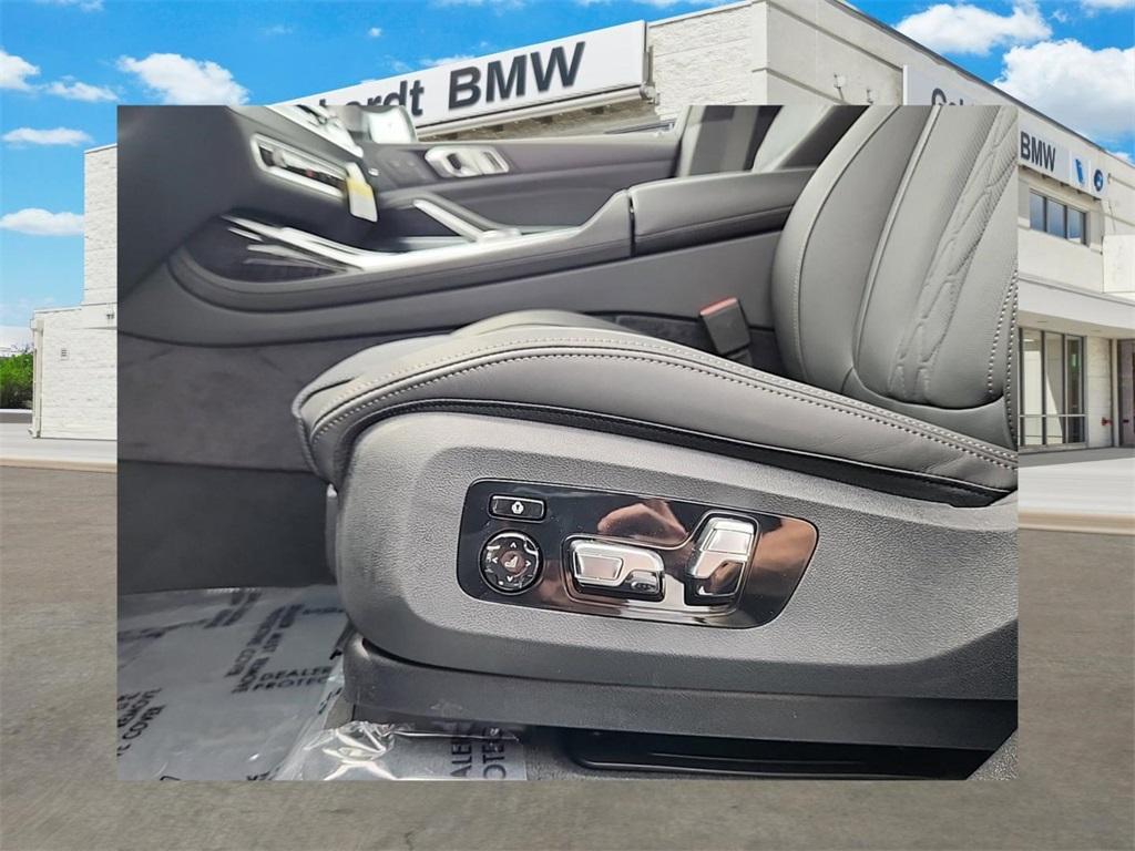 new 2025 BMW X7 car, priced at $123,425