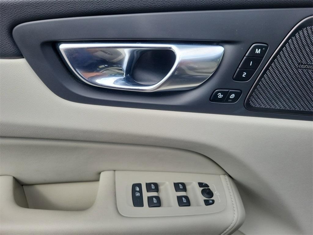 used 2023 Volvo XC60 car, priced at $35,586