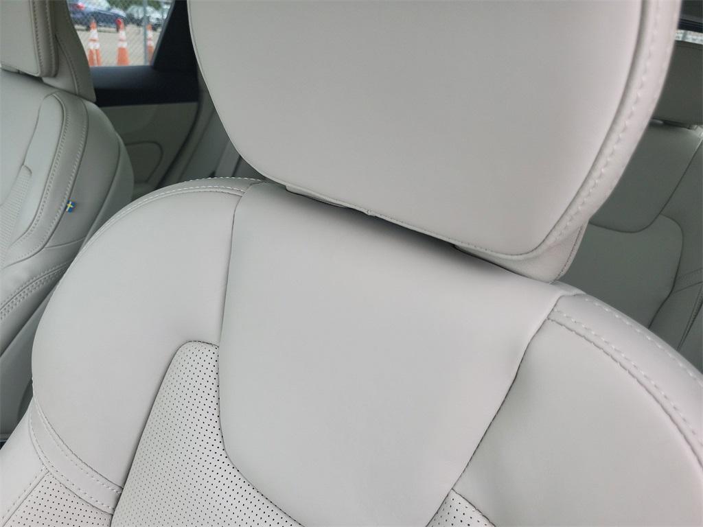 used 2023 Volvo XC60 car, priced at $35,586