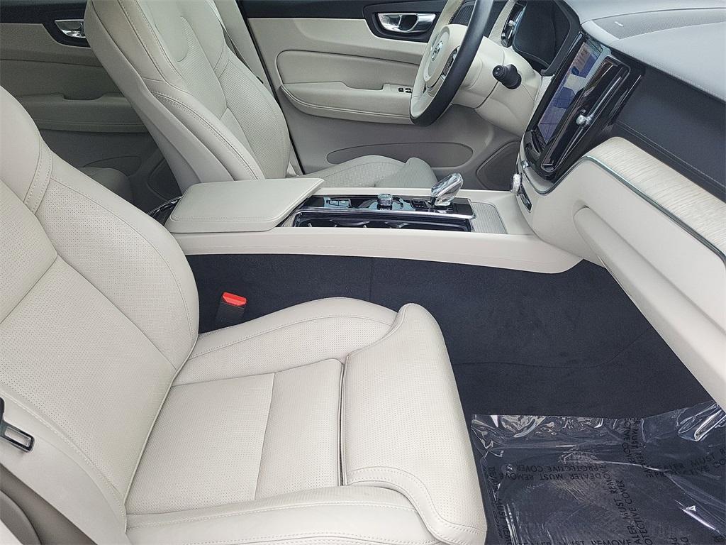 used 2023 Volvo XC60 car, priced at $35,586