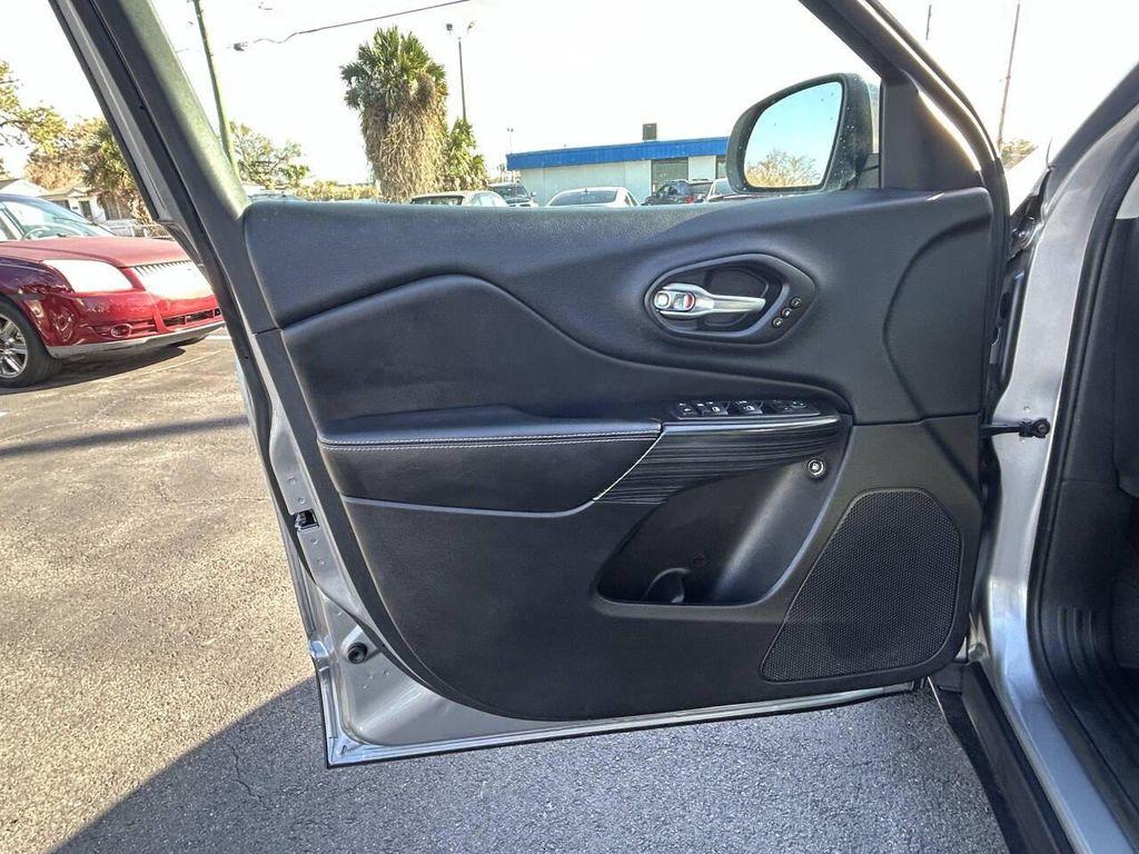 used 2014 Jeep Cherokee car, priced at $8,715