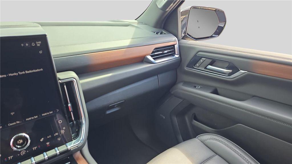 used 2025 GMC Yukon car, priced at $70,200