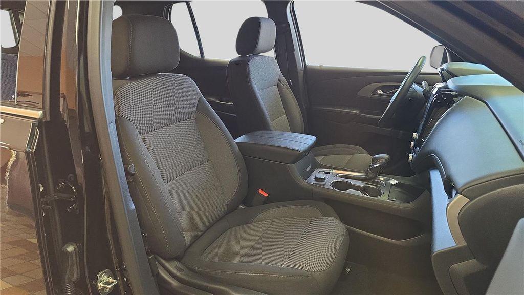 used 2023 Chevrolet Traverse car, priced at $26,700