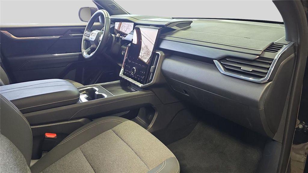 used 2025 GMC Acadia car, priced at $30,500