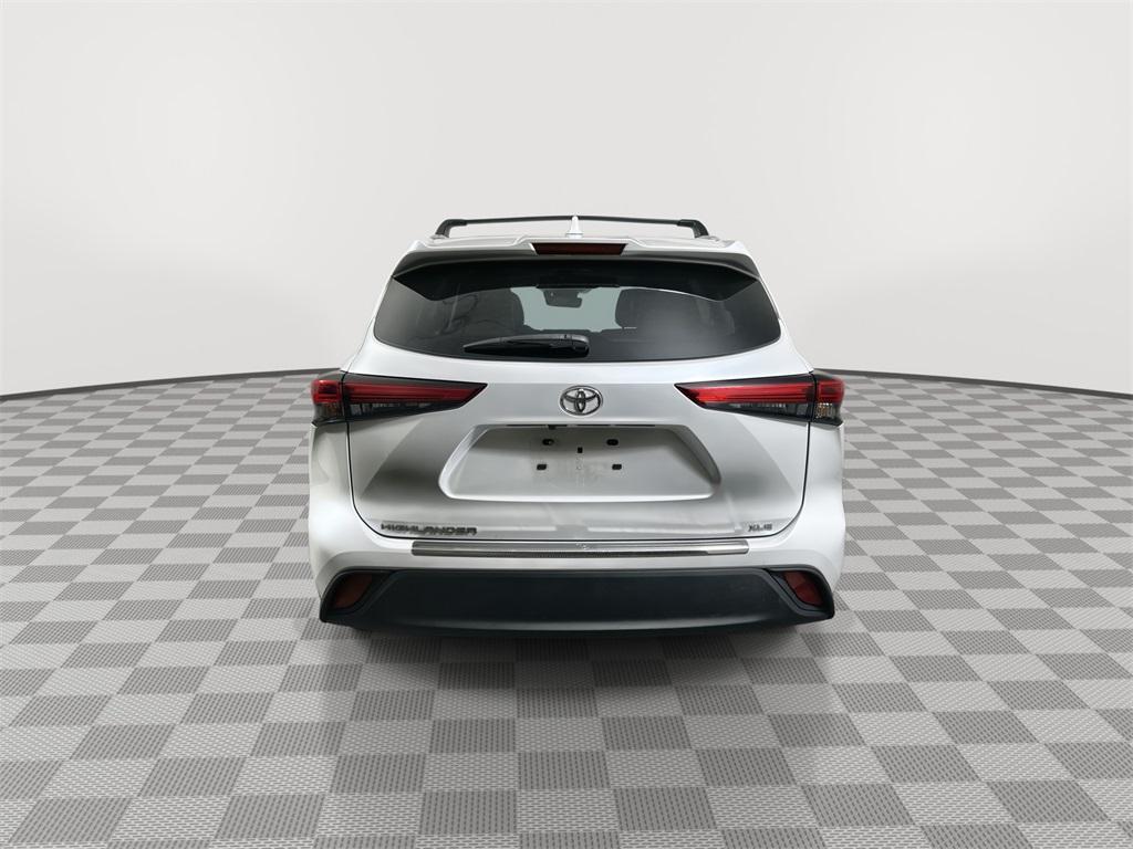 used 2023 Toyota Highlander car, priced at $27,587