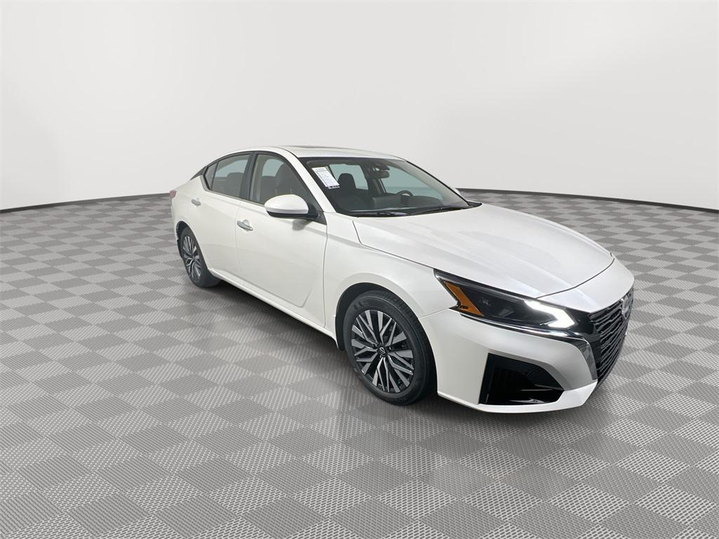 new 2025 Nissan Altima car, priced at $25,097