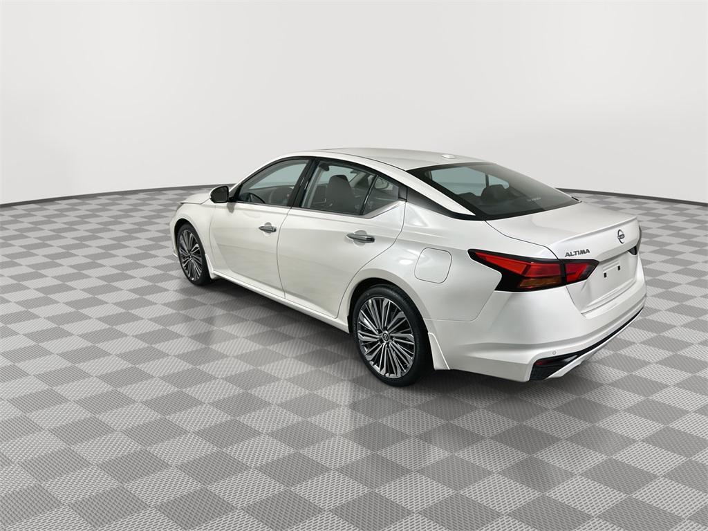 new 2025 Nissan Altima car, priced at $28,895