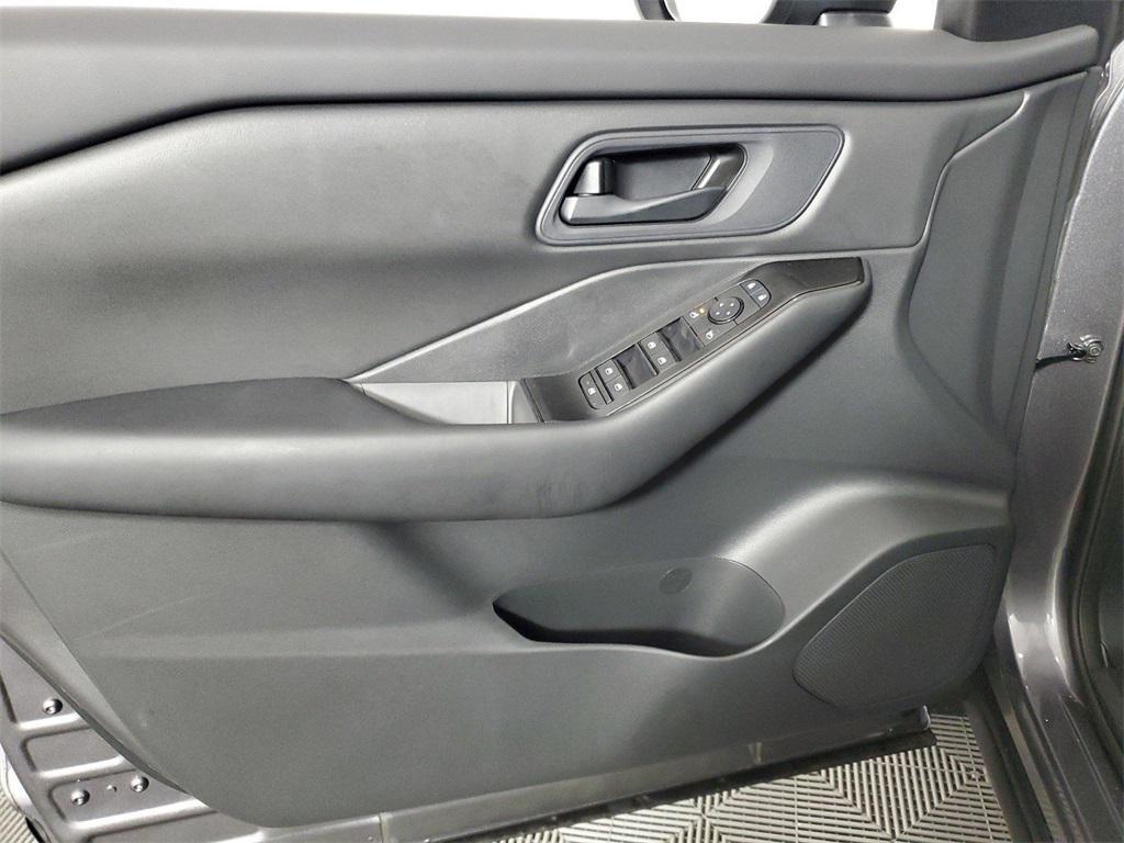 new 2025 Nissan Rogue car, priced at $28,076