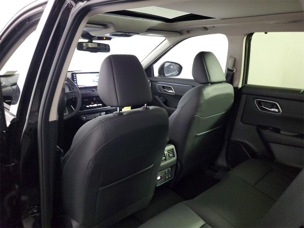 new 2025 Nissan Rogue car, priced at $39,728