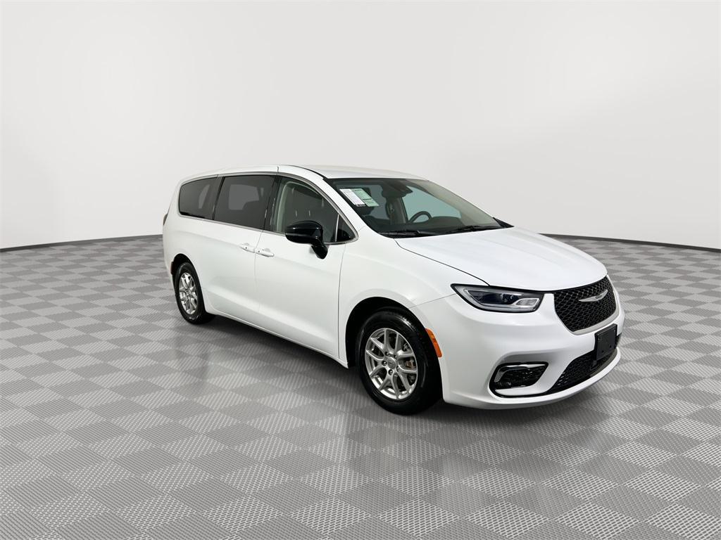 used 2024 Chrysler Pacifica car, priced at $23,339
