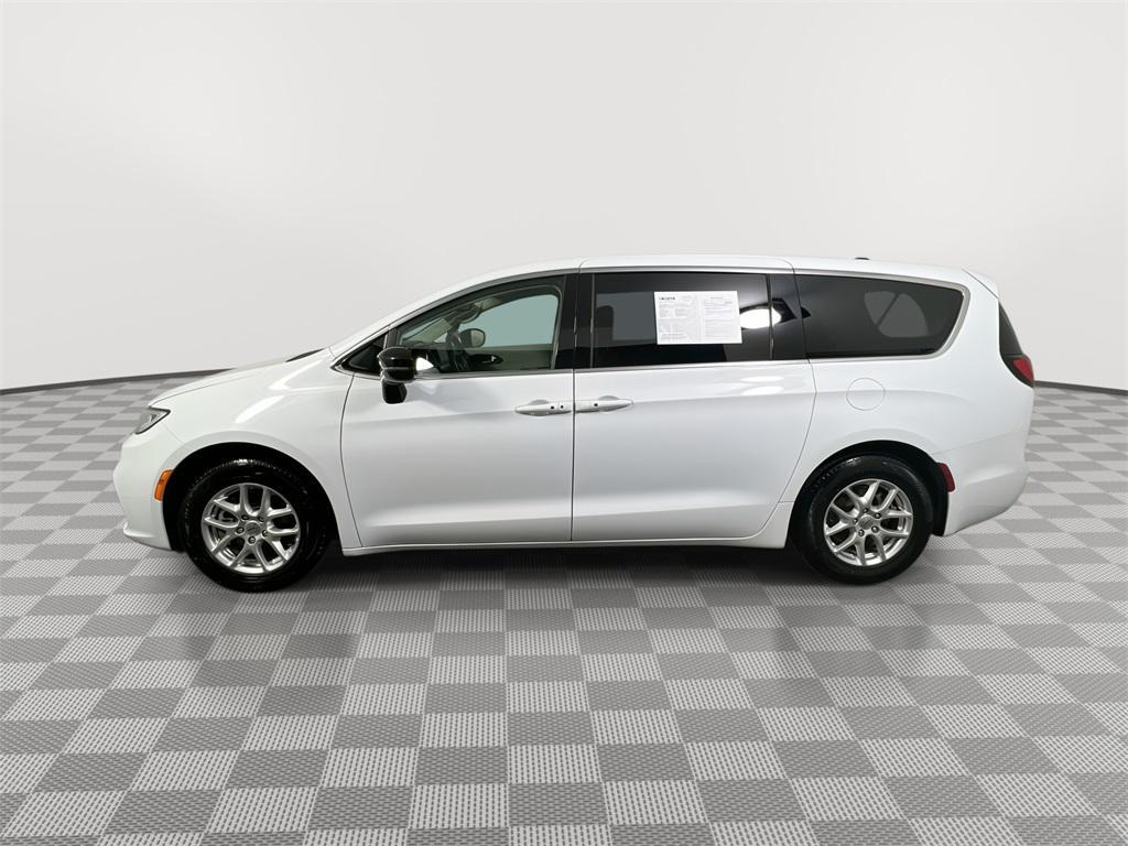 used 2024 Chrysler Pacifica car, priced at $23,339