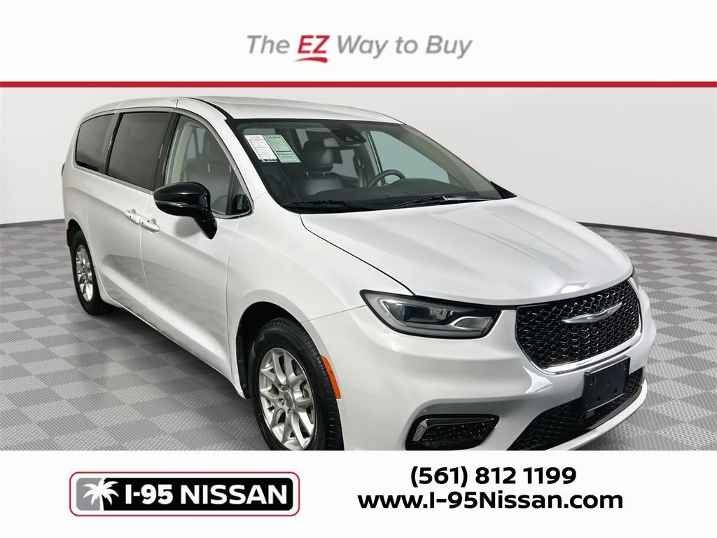 used 2024 Chrysler Pacifica car, priced at $23,339