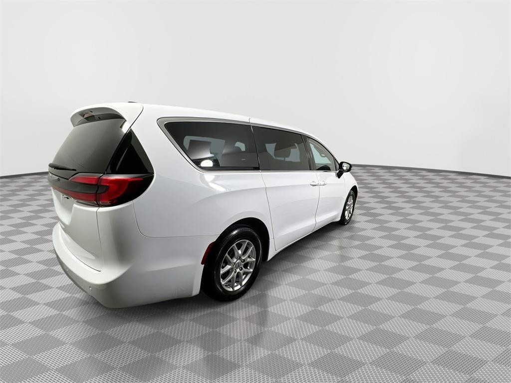 used 2024 Chrysler Pacifica car, priced at $23,339
