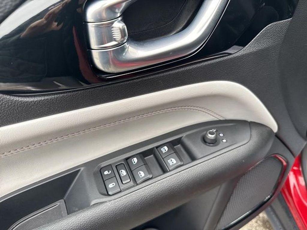 used 2025 Jeep Compass car, priced at $28,990