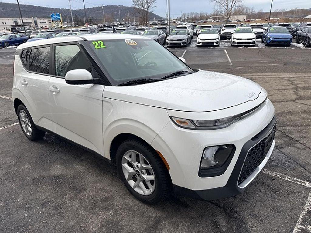 used 2022 Kia Soul car, priced at $17,990