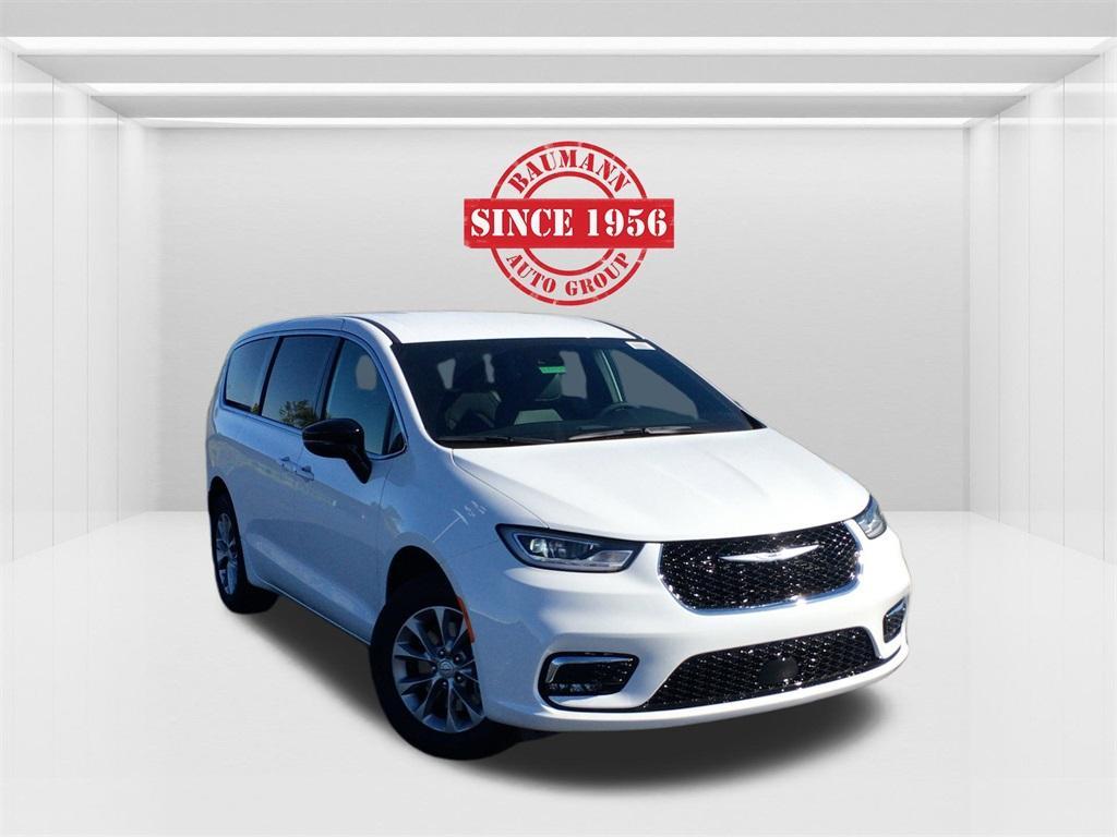 new 2026 Chrysler Pacifica car, priced at $44,635