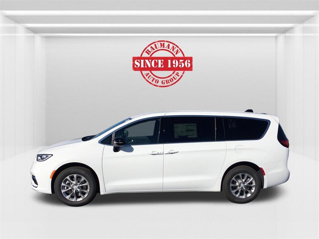 new 2026 Chrysler Pacifica car, priced at $44,635