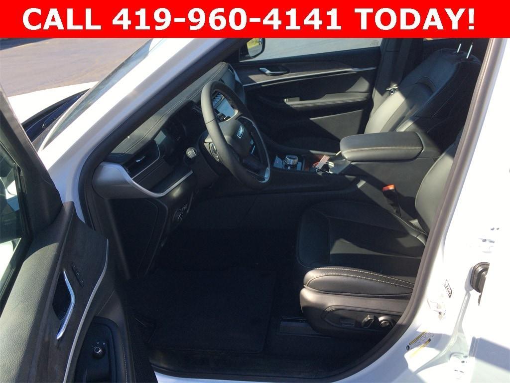 new 2025 Jeep Grand Cherokee car, priced at $50,885