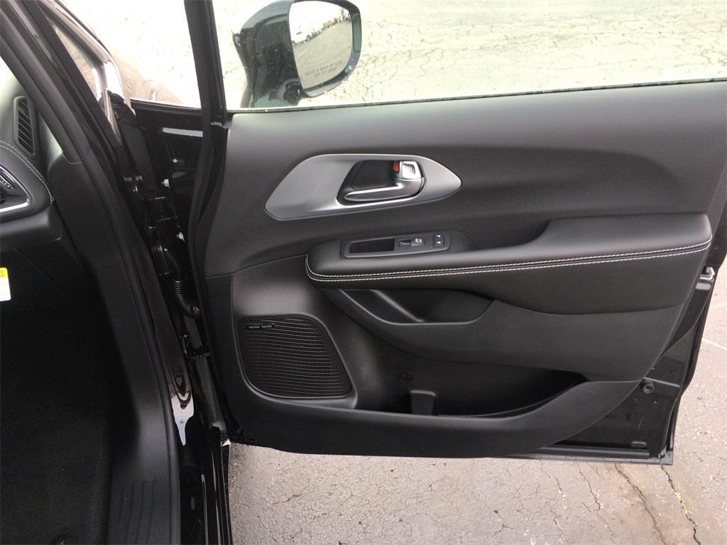 new 2026 Chrysler Pacifica car, priced at $54,270