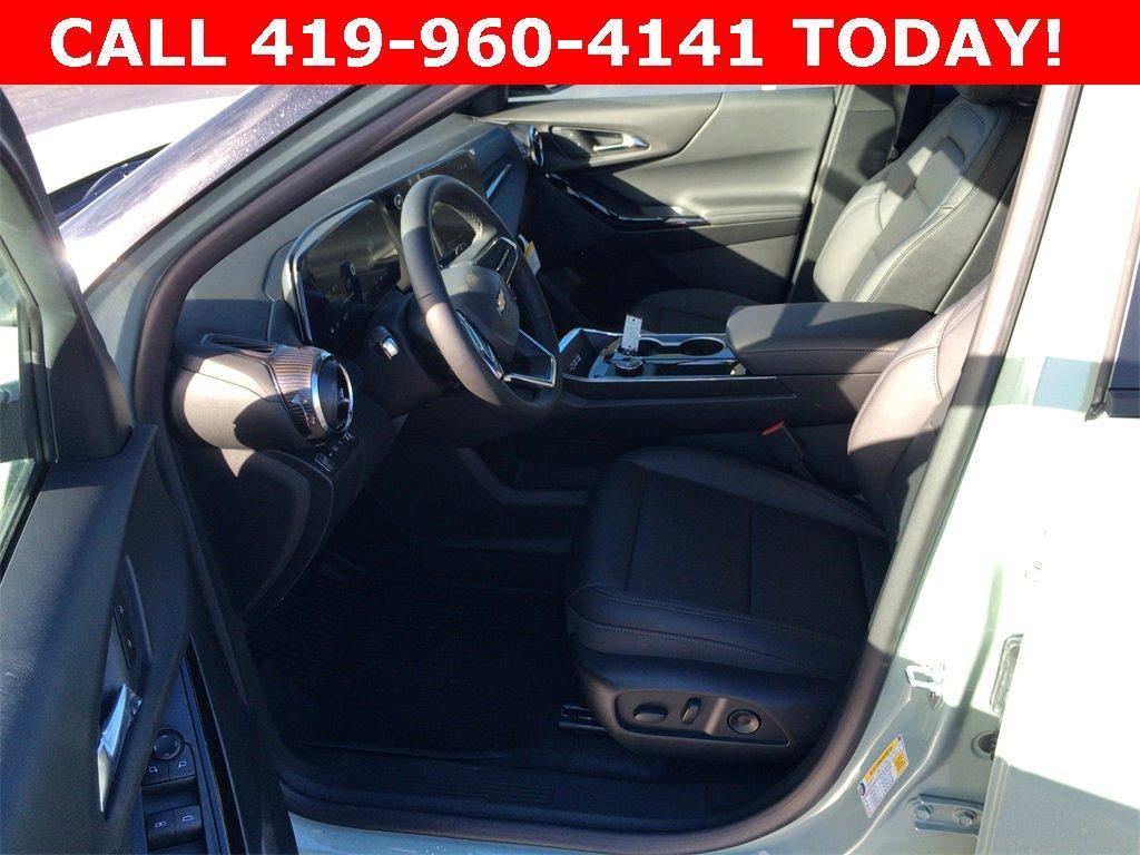 new 2026 Chevrolet Equinox car, priced at $35,305