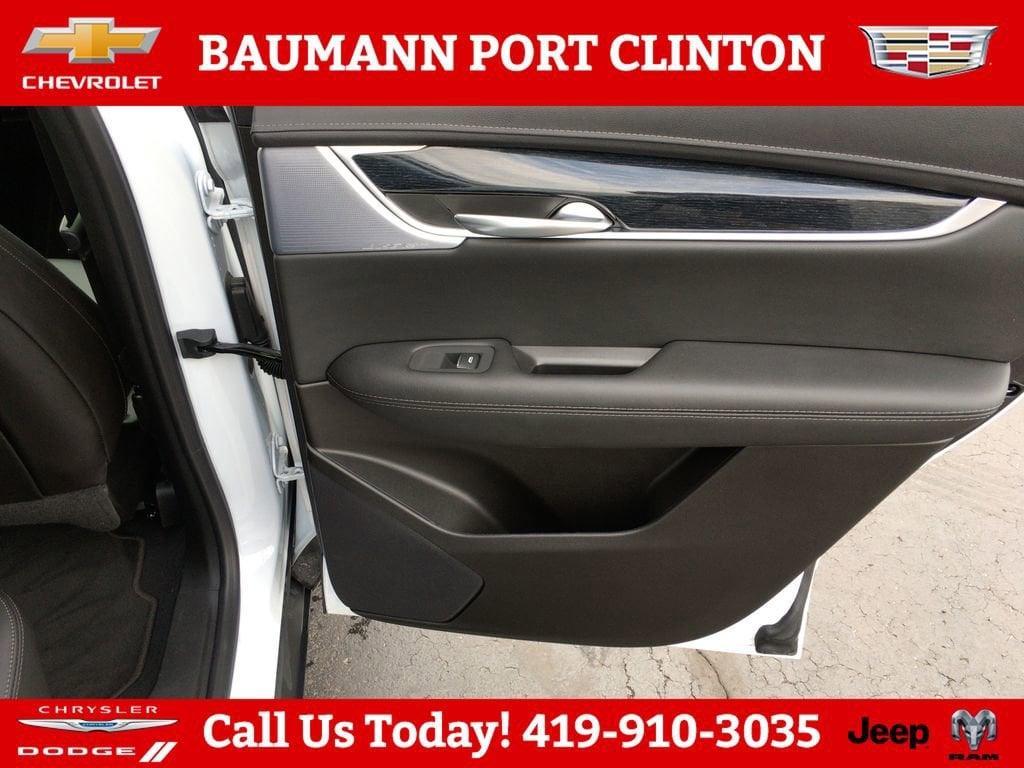 used 2025 Cadillac XT5 car, priced at $45,699