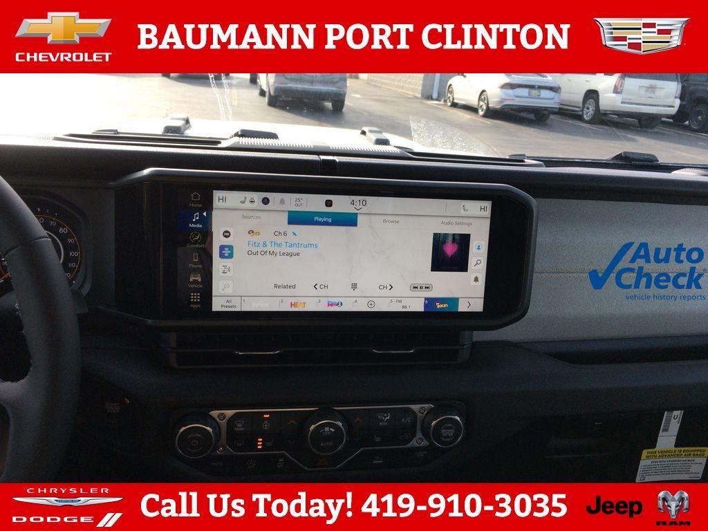 new 2026 Jeep Gladiator car, priced at $45,805