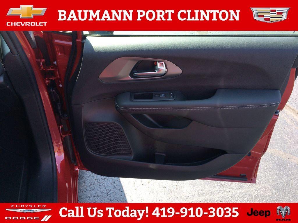 new 2026 Chrysler Pacifica car, priced at $44,060