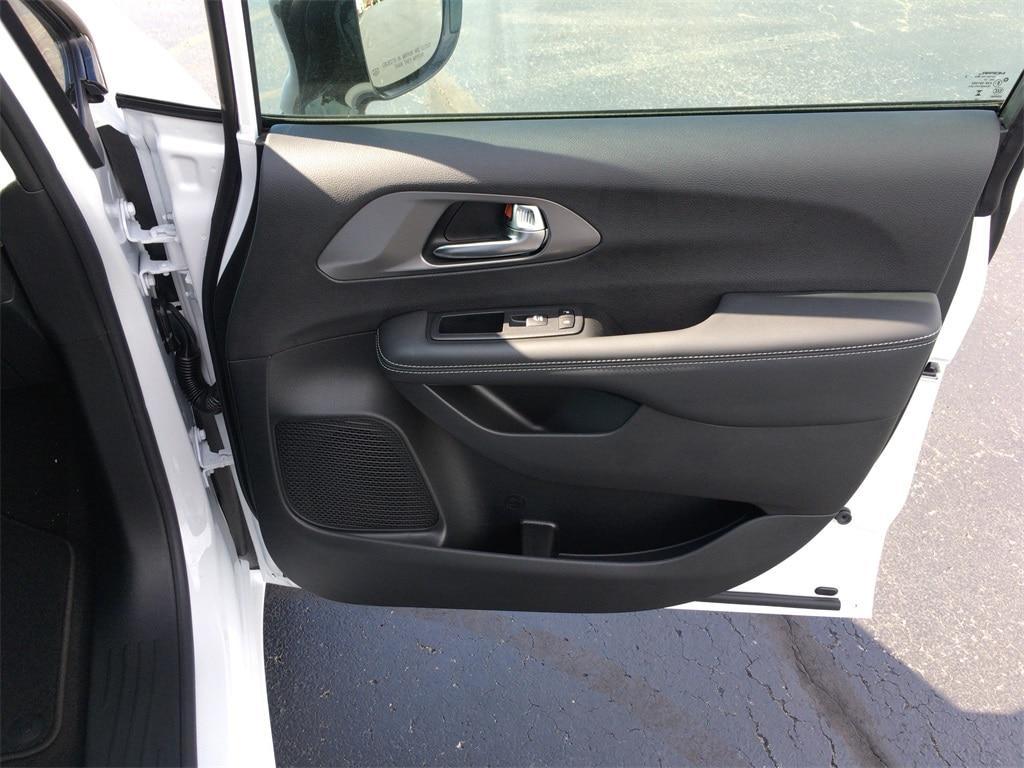 new 2026 Chrysler Pacifica car, priced at $43,565