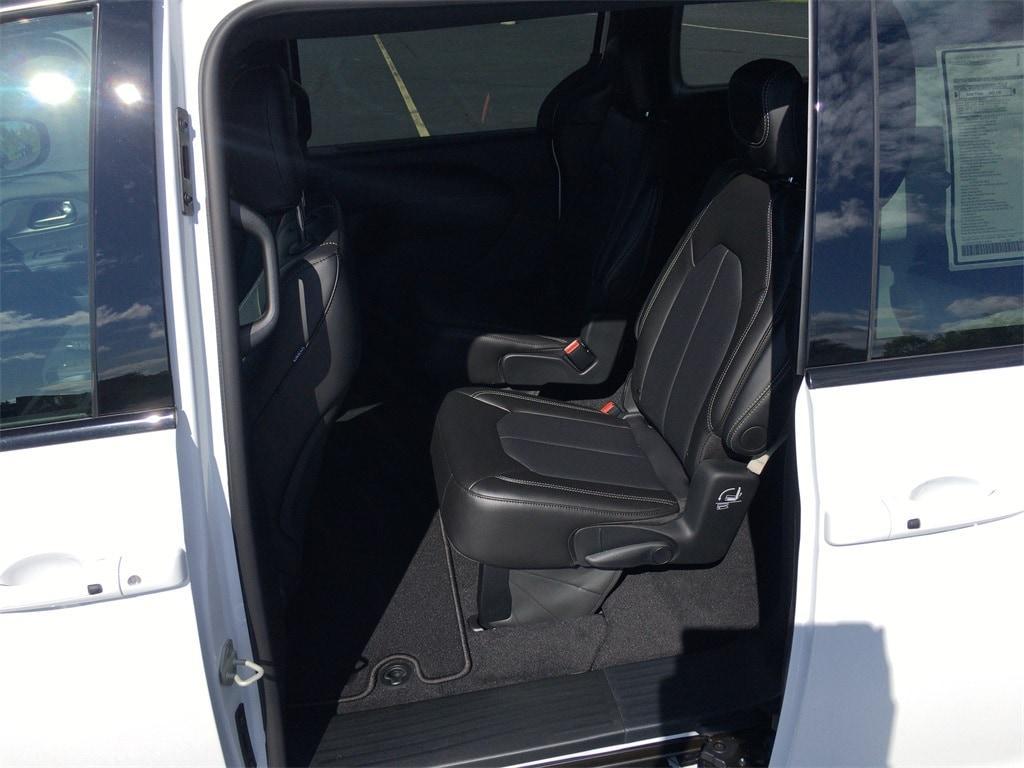new 2026 Chrysler Pacifica car, priced at $43,565