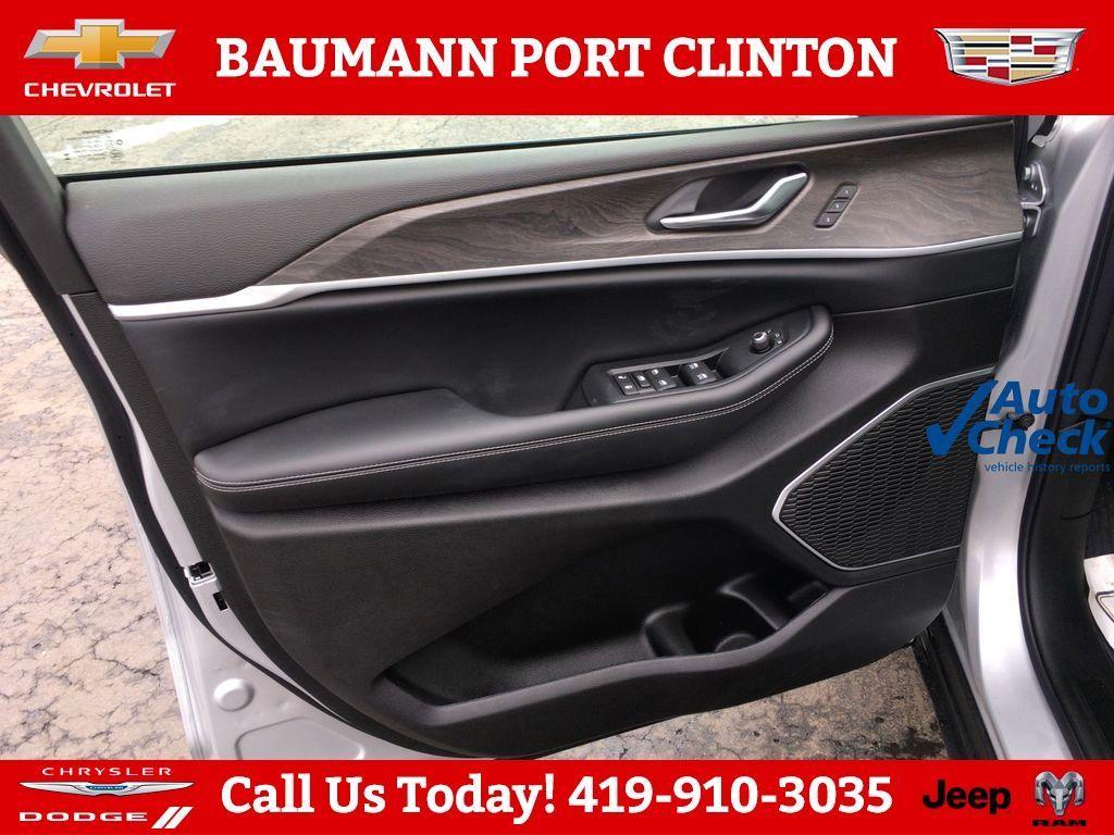 new 2026 Jeep Grand Cherokee car, priced at $49,075