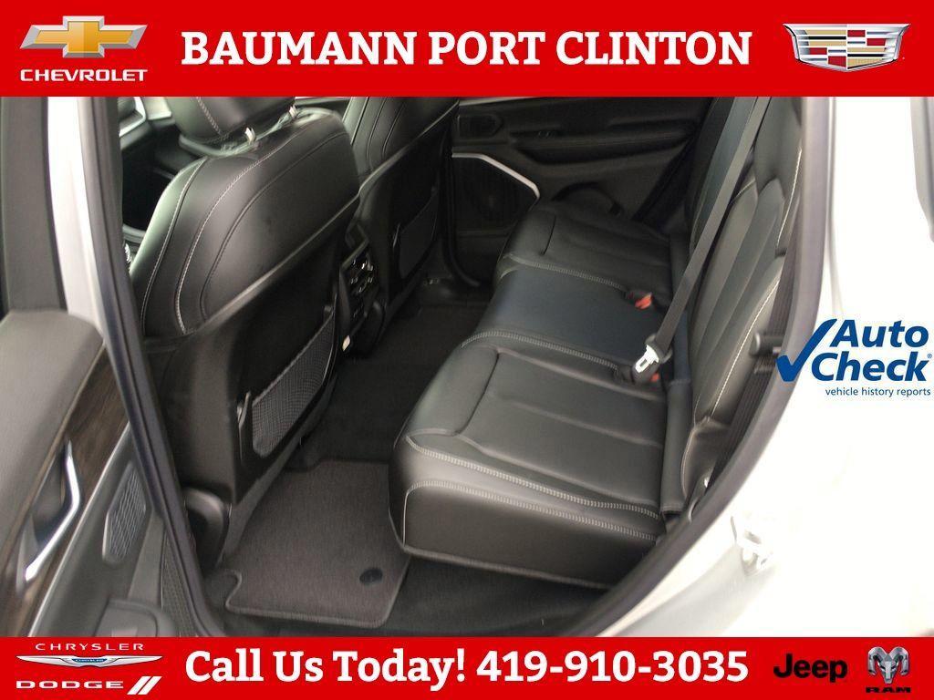 new 2026 Jeep Grand Cherokee car, priced at $49,075