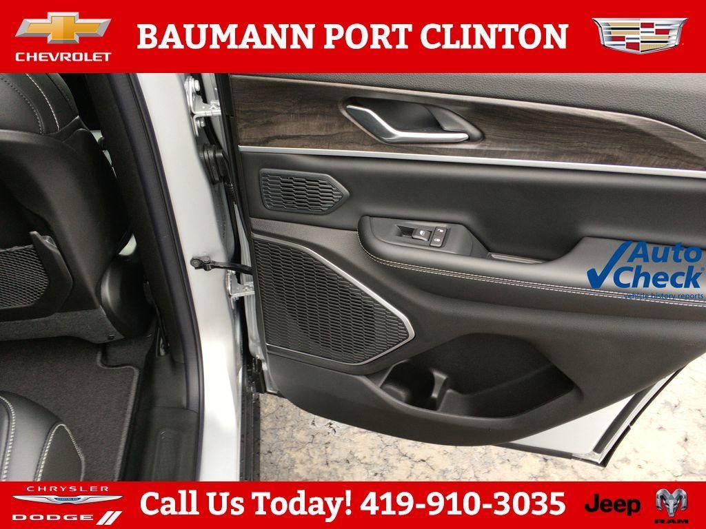 new 2026 Jeep Grand Cherokee car, priced at $49,075