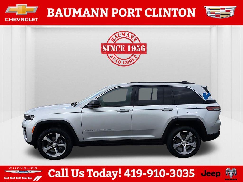 new 2026 Jeep Grand Cherokee car, priced at $49,075