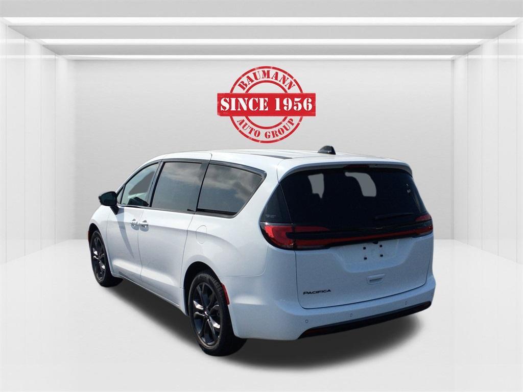 new 2026 Chrysler Pacifica car, priced at $43,565