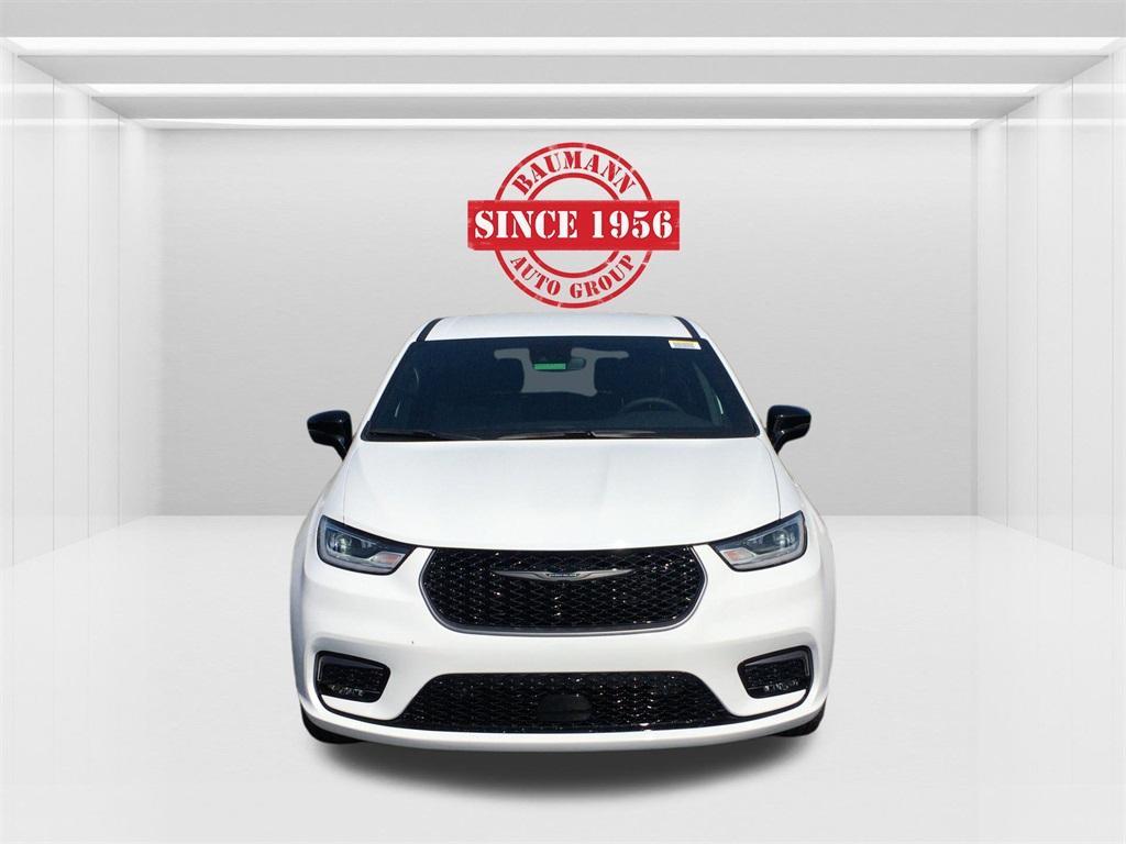 new 2026 Chrysler Pacifica car, priced at $43,565