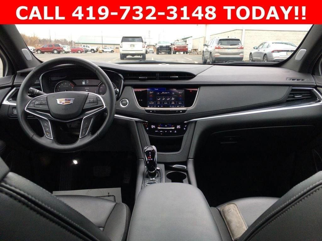used 2025 Cadillac XT5 car, priced at $42,759