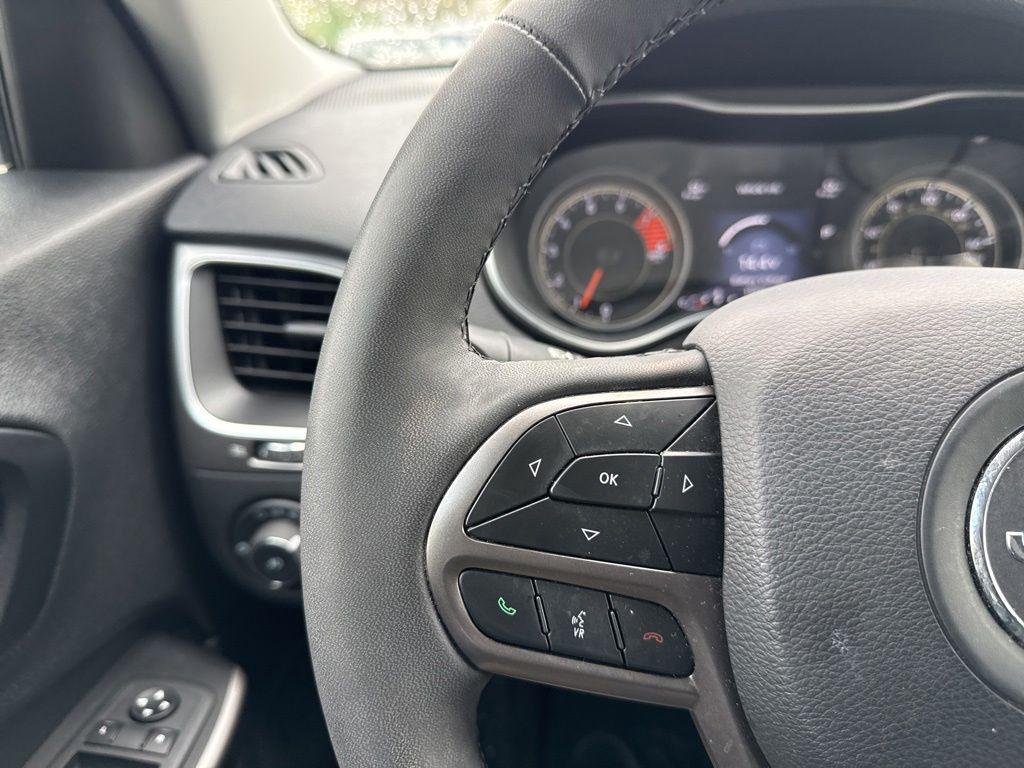 used 2022 Jeep Cherokee car, priced at $26,170