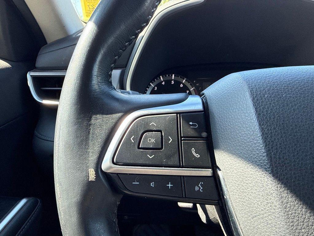 used 2021 Toyota Highlander car, priced at $28,170