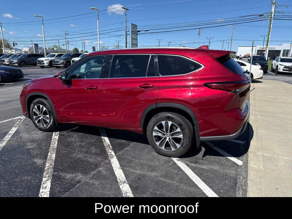 used 2021 Toyota Highlander car, priced at $28,170